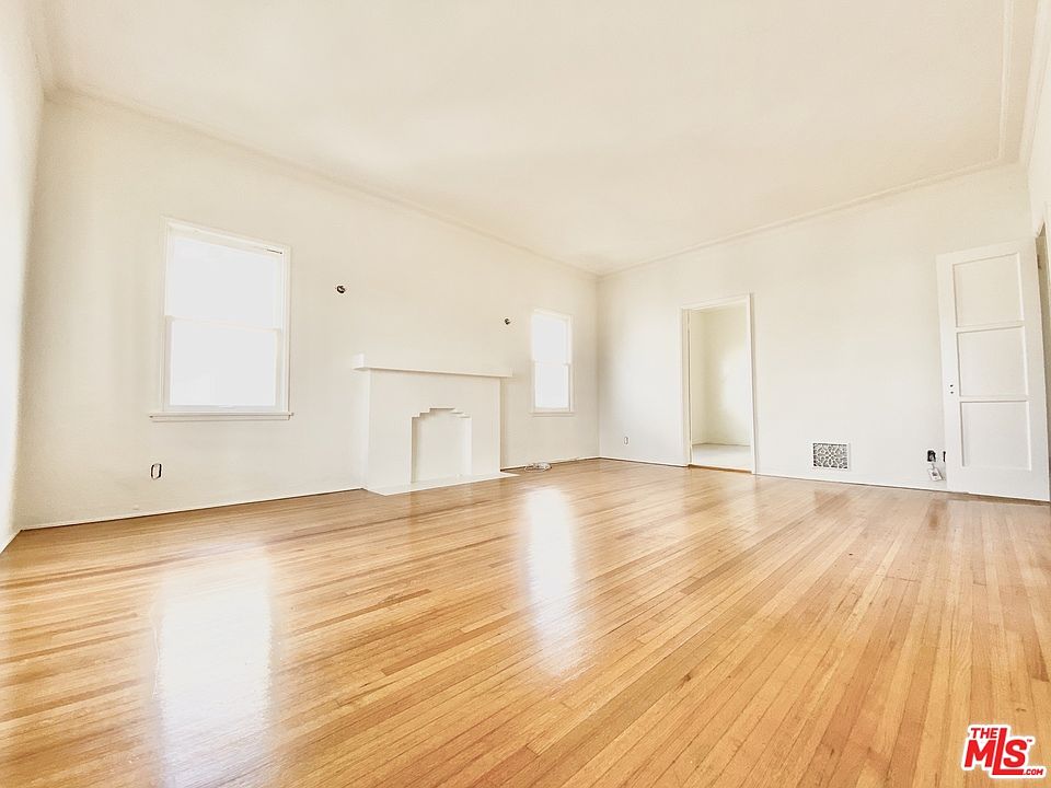 1st image of 340 N Gardner St #1