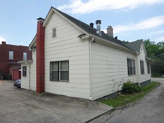 3rd image of 1306 S Willow St