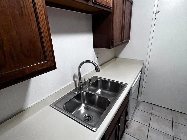 8000 University Ave #402 — Photo 8