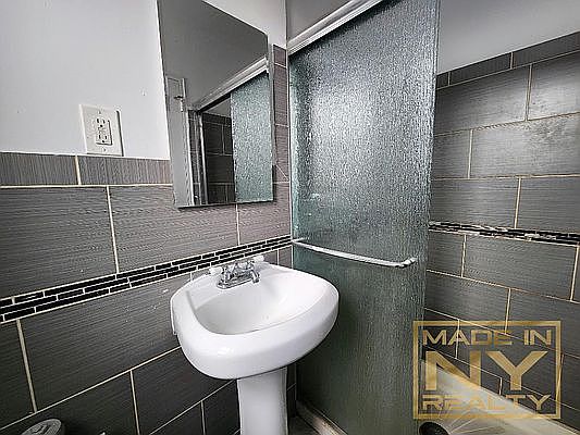 3rd image of 37-07 147th St #6K