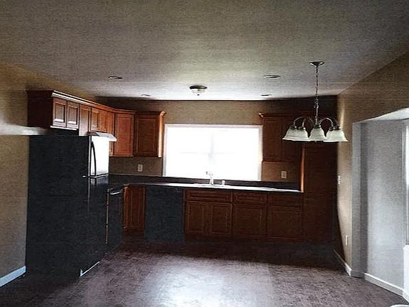 2nd image of 207 Tina Ln