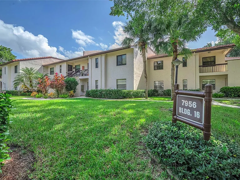 7956 Eastlake Dr #F — Photo 4