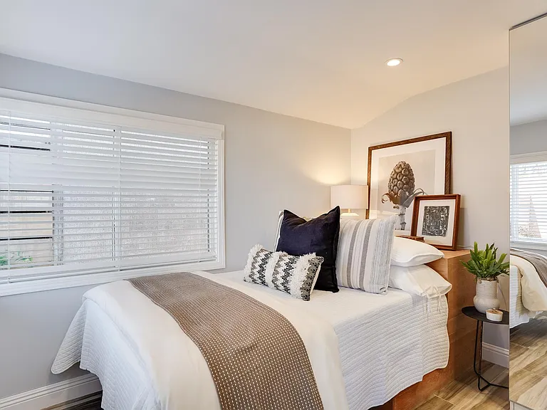 703 Dartmouth St — Photo 18