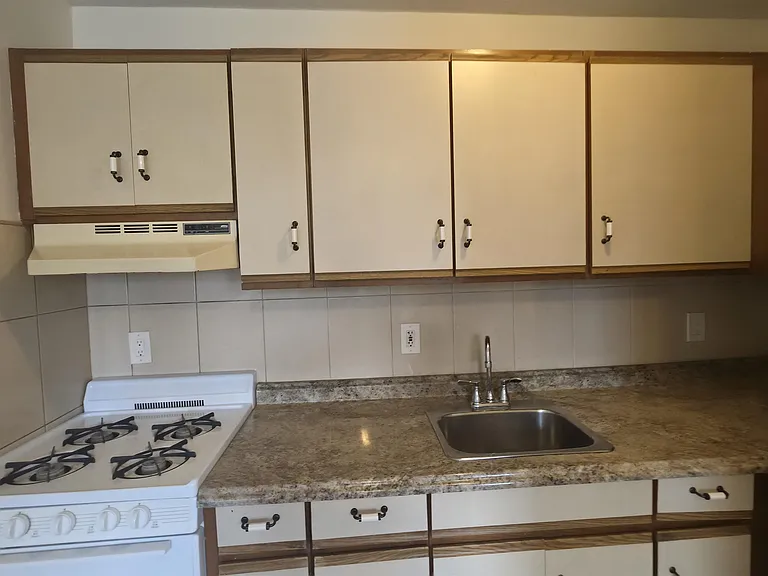 77 Colgate St #3 — Photo 6