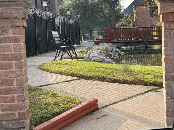 8321 Nairn St, Houston, TX 77074