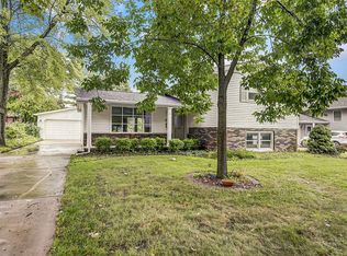 2115 Shabbona Dr, Springfield, IL 62702