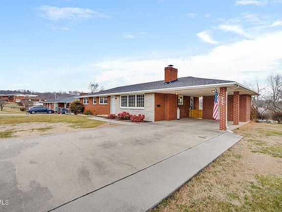3rd image of 817 Mimosa Dr