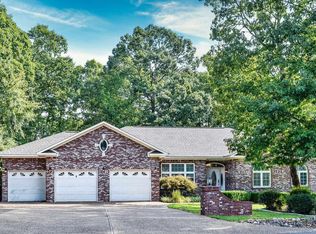 3 Sacedon Cir, Hot Springs Village, AR 71909