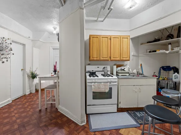 941 Jerome Avenue image 8 of 10