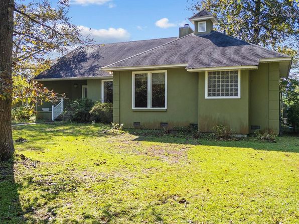 4605 Hickory Holt Rd., Galivants Ferry, SC 29544