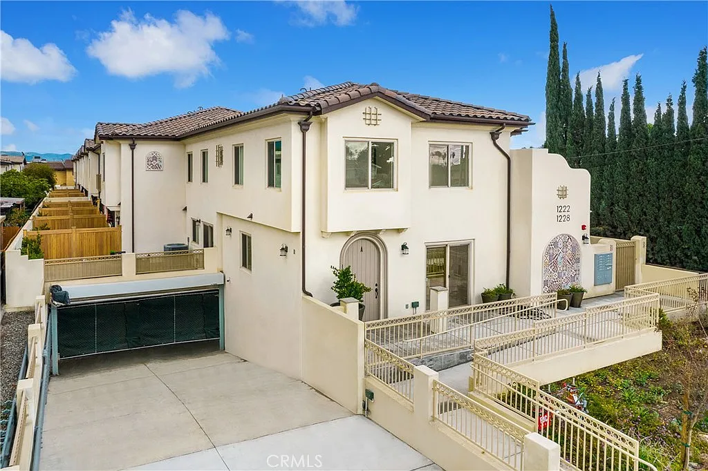 Building Photo - 1222 Temple City Blvd