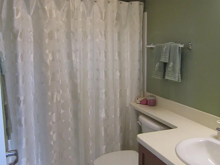 2nd Bathroom