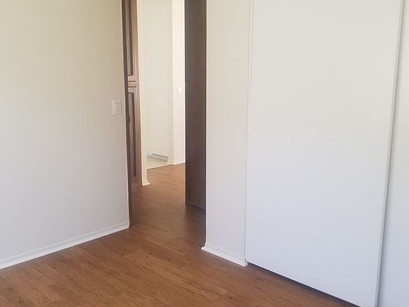 4th image of 15214 Carmelita Ave
