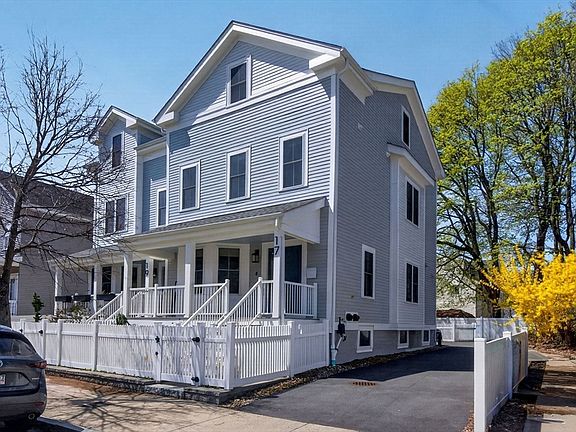 2nd image of 17 Manning St #17