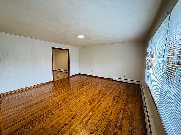 4th image of 410 Harding Ave #K