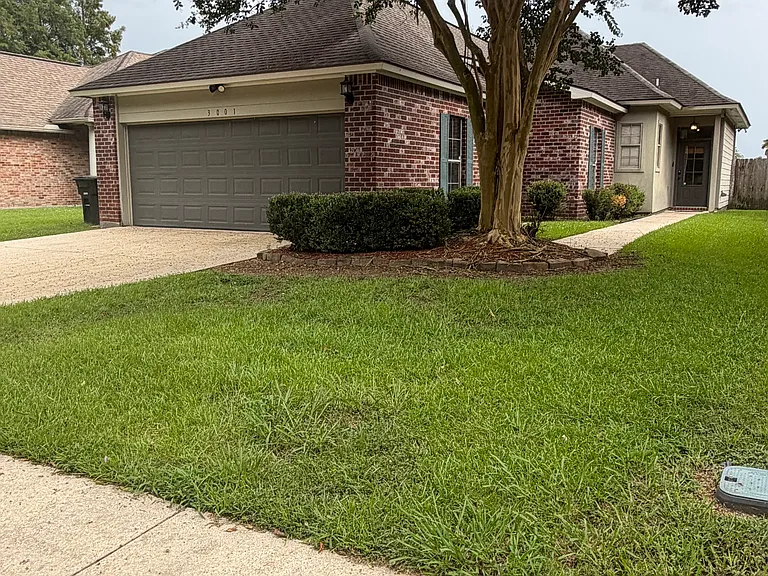 3001 Northbank Dr — Photo 4