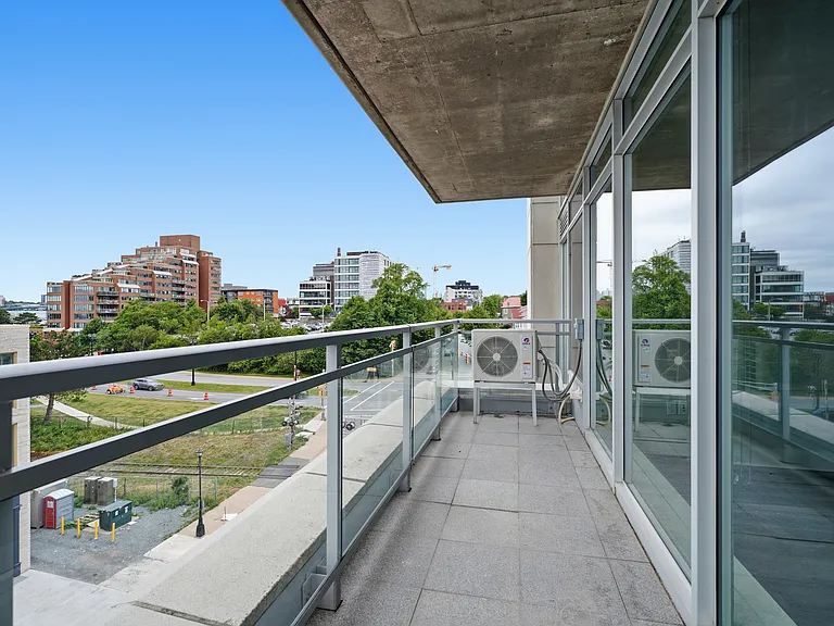 15 Kings Wharf Pl #406 — Photo 11