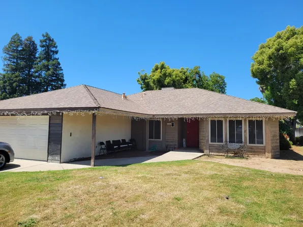 2601 Pinewood Dr, Madera, CA 93637