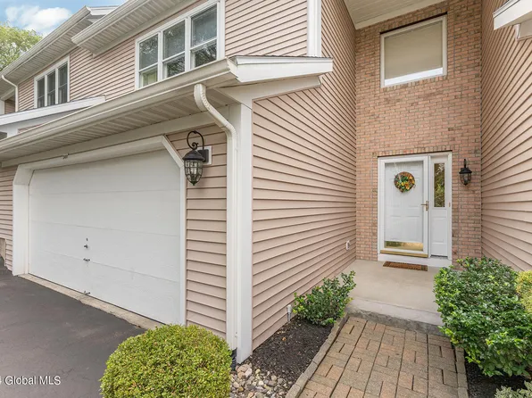 2491 E Nott Street, Niskayuna, NY 12309