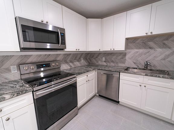 4th image of 4101 9th Ave N #B