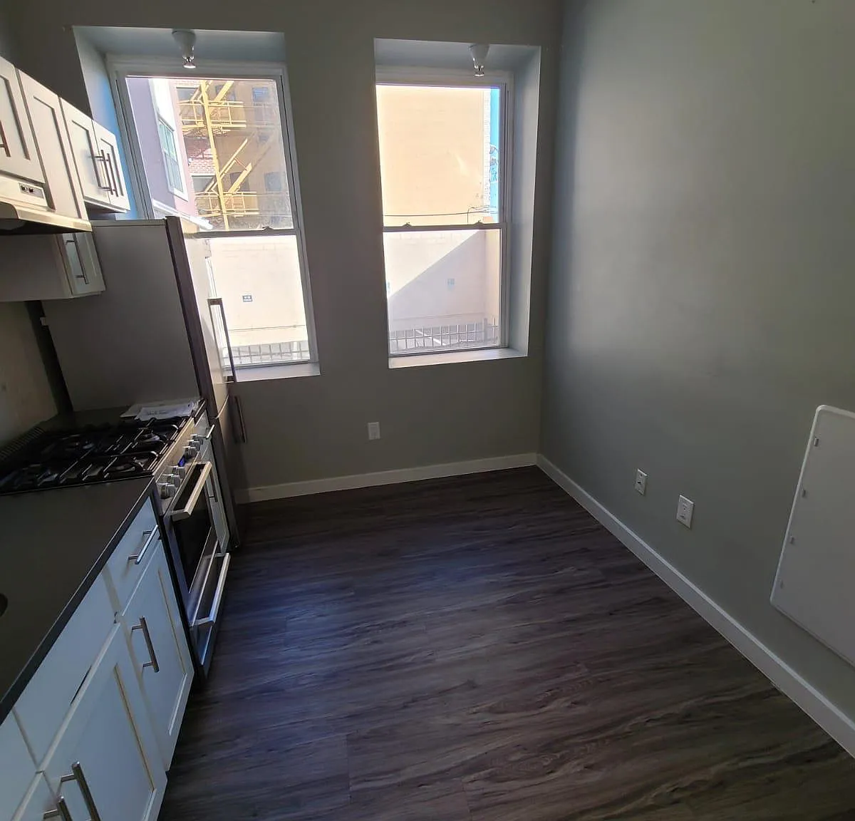 98 Clinton Ave — Photo 1