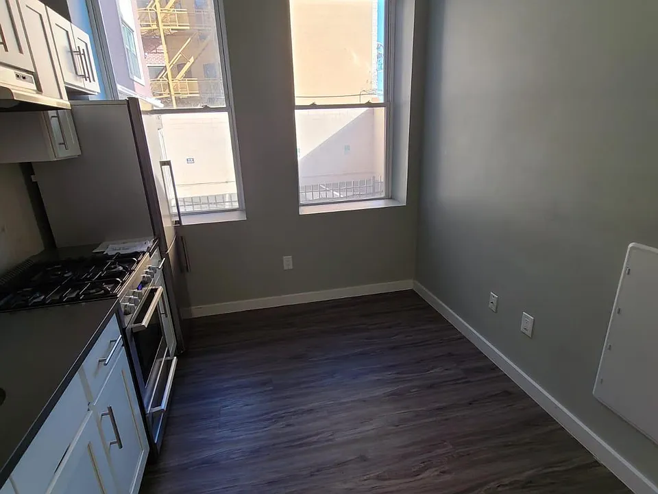 98 Clinton Ave #1