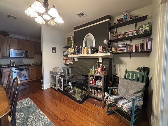 5th image of 3612 Elaine Pl