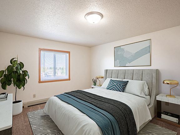 Fargo, ND Carlton Place Apartments | 21C | Bedroom