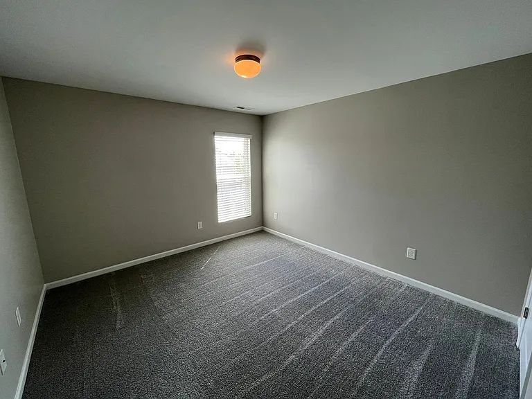 8206 Yaxley Hall Dr — Photo 22