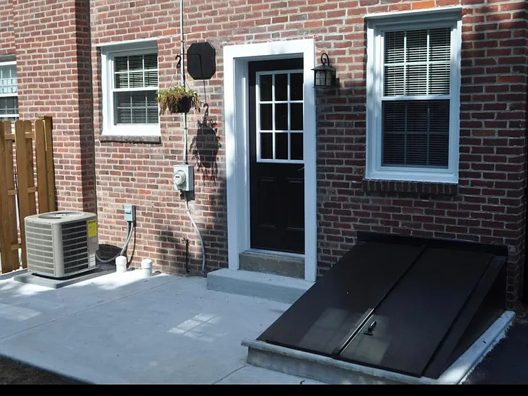 836 Conestoga Rd — Photo 2