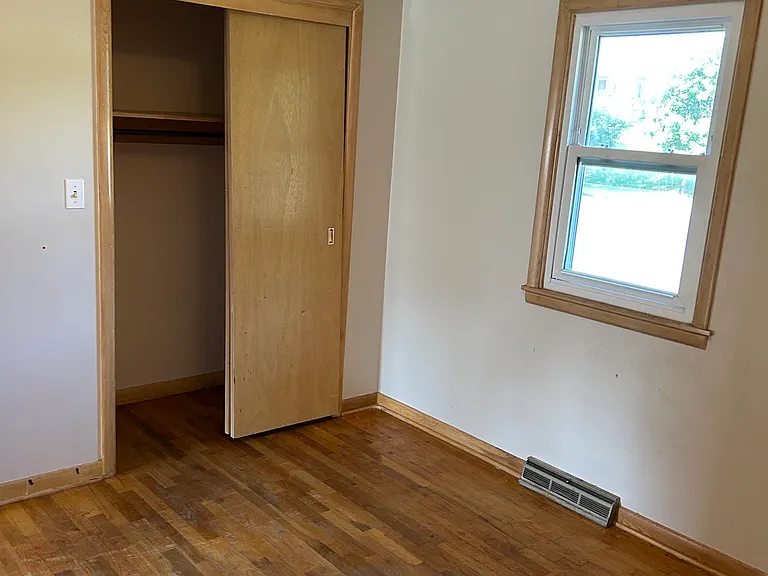 222 N Taylor St — Photo 4