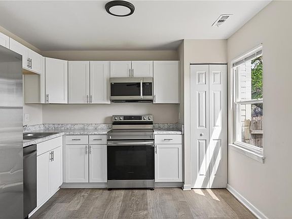 5th image of 3017 Herrmann Ct