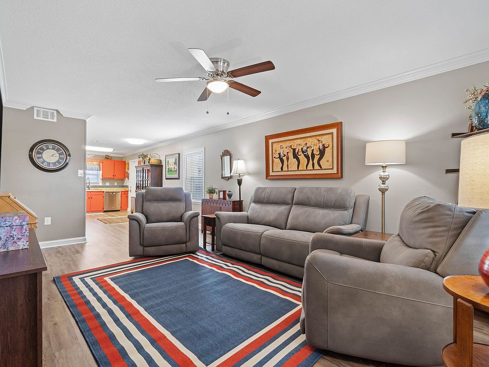 1st image of 603 Mountain Dr APT 1