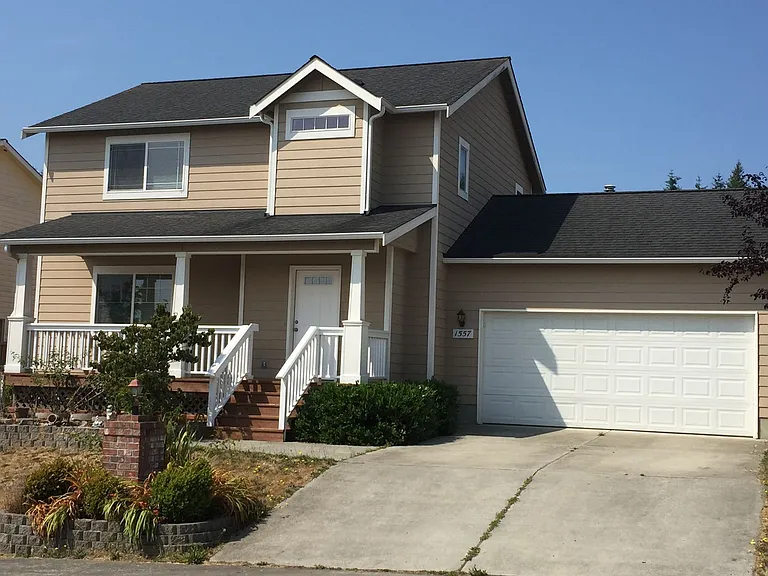 1557 NW Camellia Loop — Photo 1