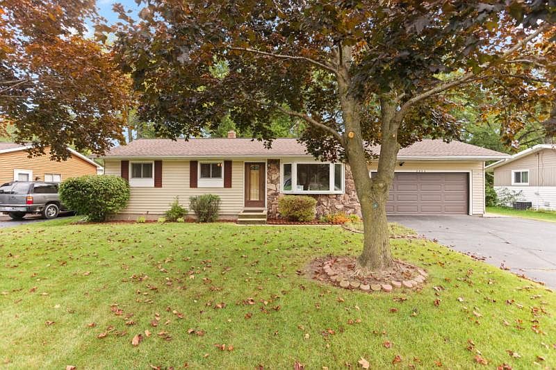 1st image of 2923 Douglas Dr