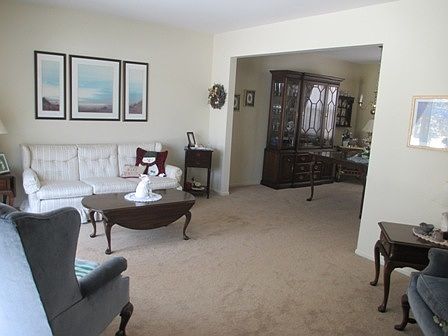 2nd image of 211 Longridge Dr