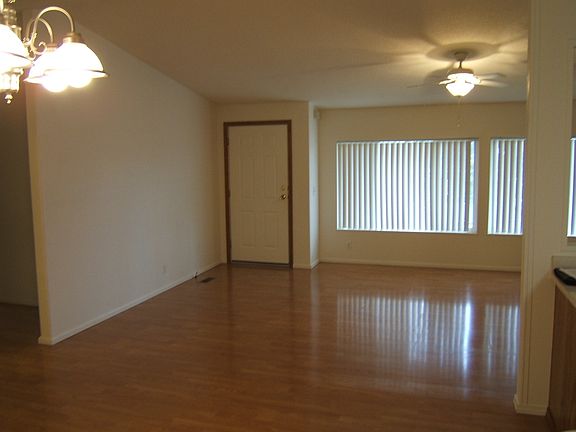 4th image of 420 Grandview Ave