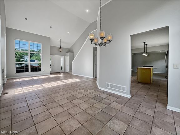 3rd image of 25028 Rushmore Ct