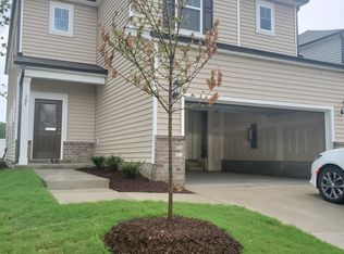 305 Wilbur Lake Dr, Fuquay Varina, NC 27526