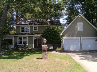 1016 Greenbriar Dr, Muskegon, MI 49445
