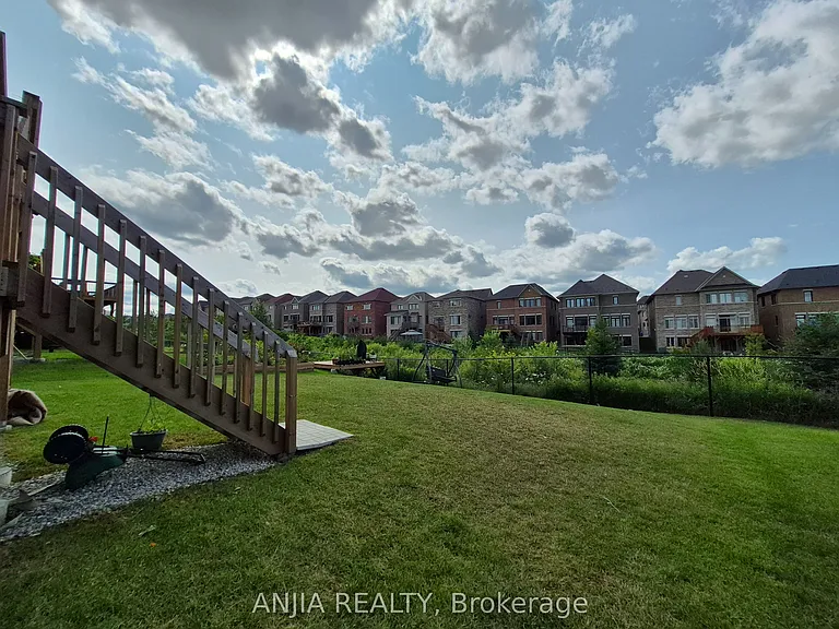 50 Meadow Vista Cres #UPPER — Photo 48