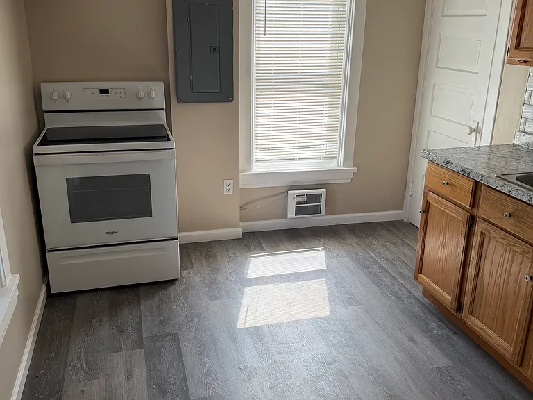 2514 Derry St #2 — Photo 3