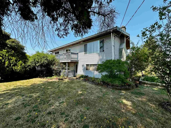 17569 60th Ave, Surrey, BC V3S 1T9
