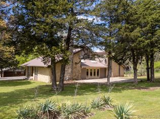 924 E Vinita Ave, Sulphur, OK 73086