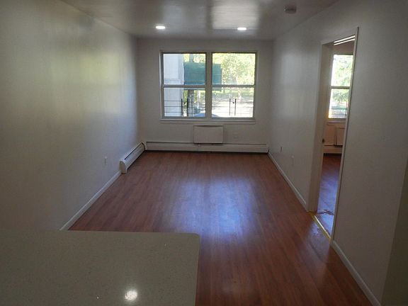 5th image of 652 Crotona Park S APT 1