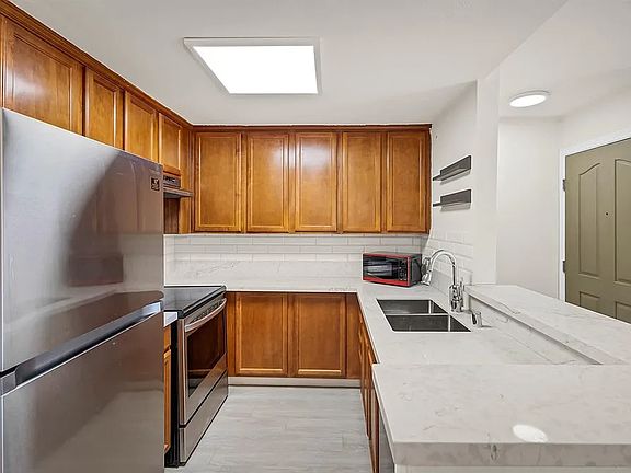 3rd image of 432 Edgehill Ln Unit 117