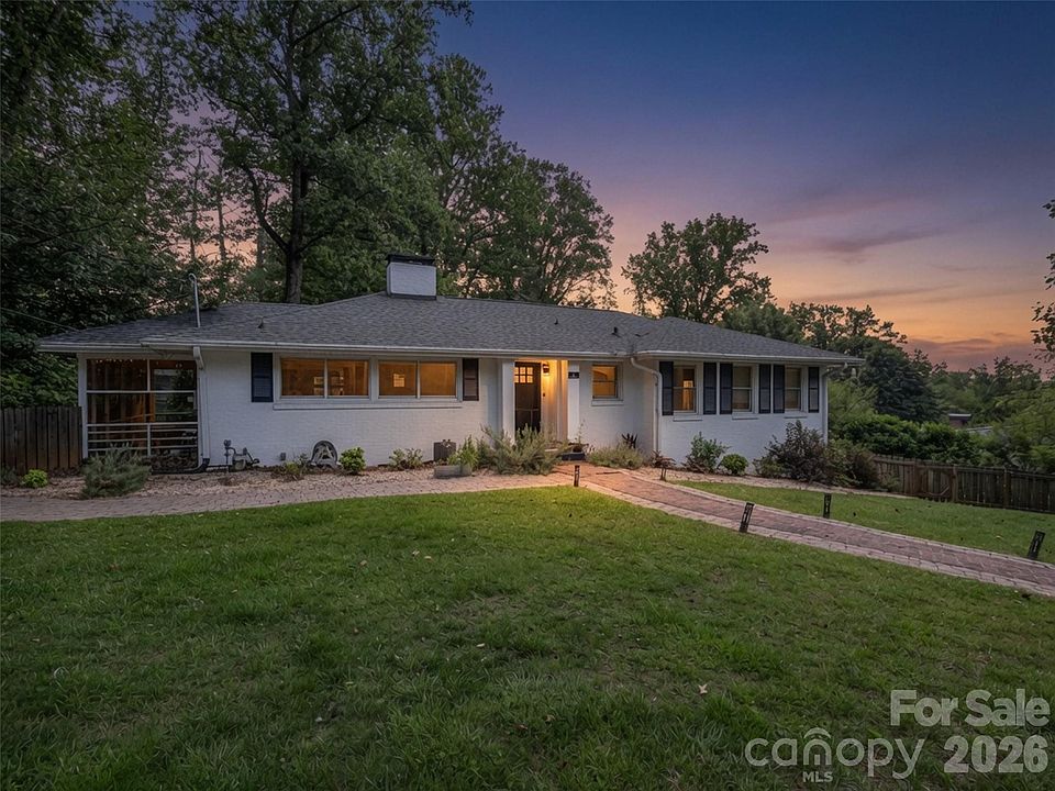 1st image of 2 Bevlyn Dr