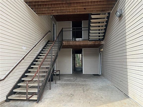 2nd image of 8201 Par Four Way