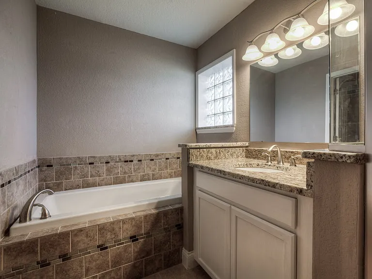 350 Trade Wind Dr — Photo 10