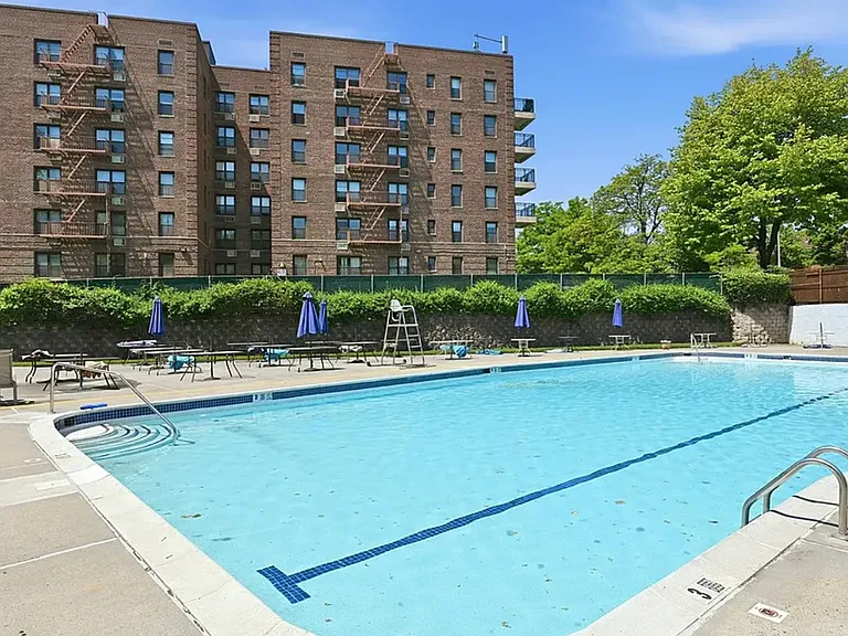 224-24 Union Tpke #1K — Photo 8